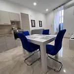 Esse House 노토