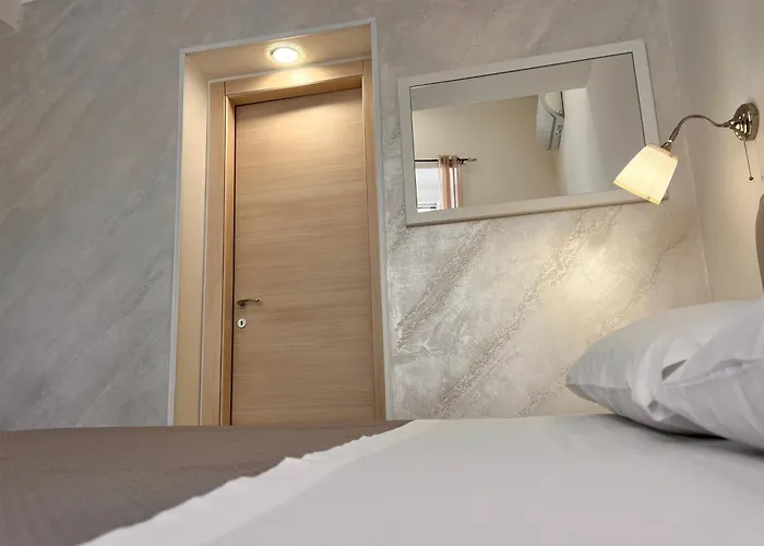 Esse House 4*