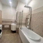 Esse House 4*