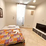 Esse House 4* Ното
