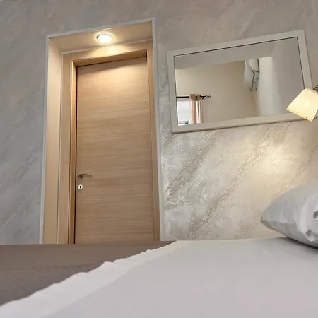 Esse House 4*