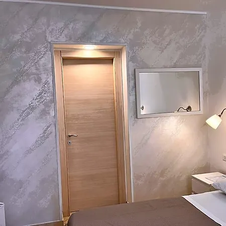 Esse House