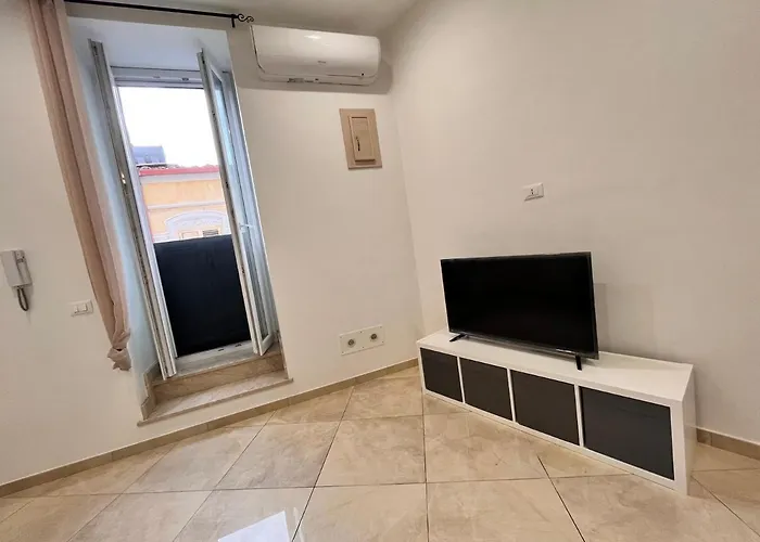 Esse House 4*