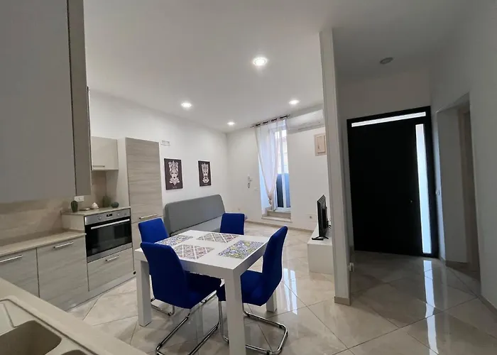 Esse House 4*